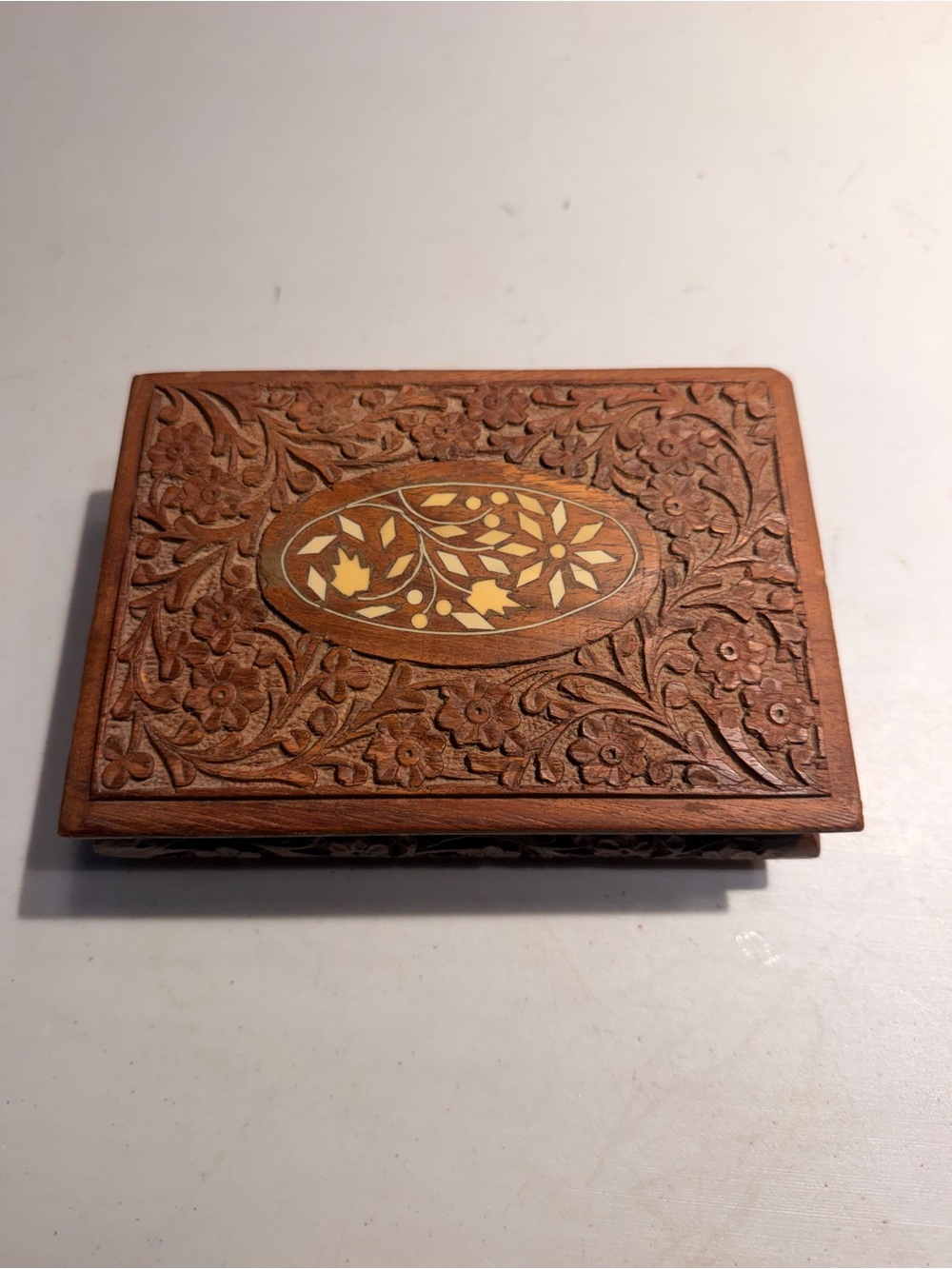 Hand-Carved Wooden Floral Compact trinket jewelry Box- Brown